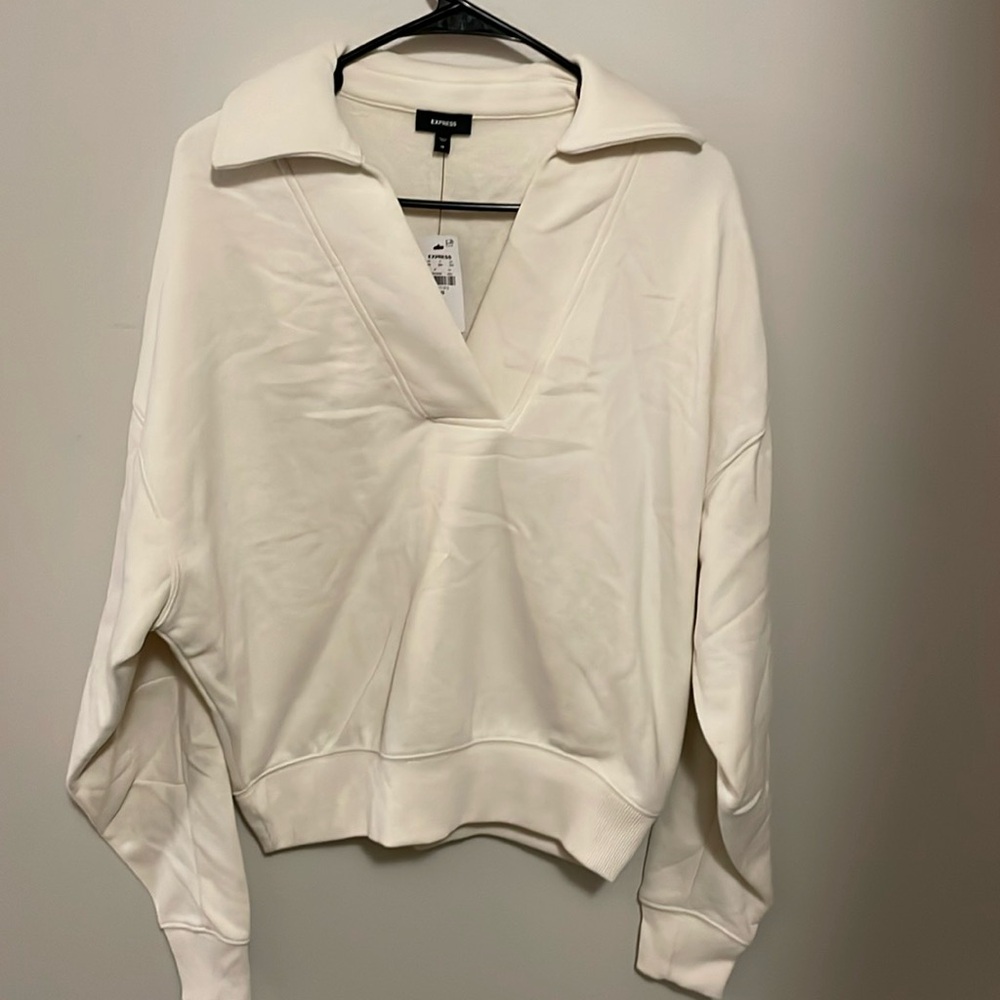 Express Women’s V-Neck Cream Sweater NWT